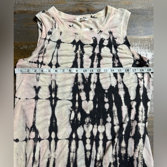 Socialite Black and White Tie-Dye Dress - Picture 5 of 7